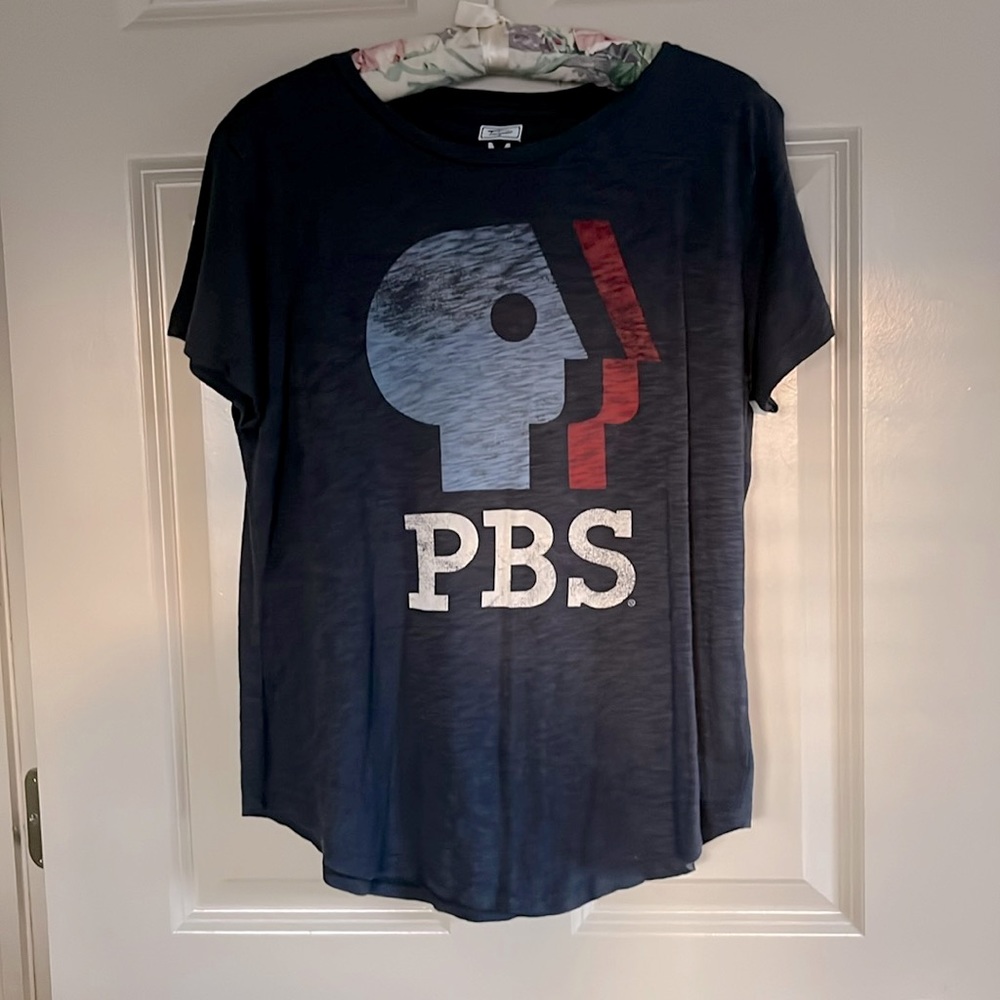 Women’s Tailgate brand PBS shirt size Medium - excellent used condition